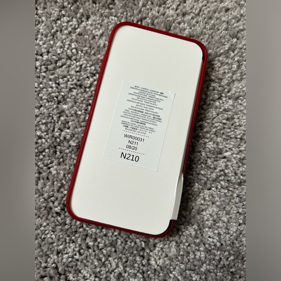 Kate Spade Minnie Mouse iPhone 11 case - Picture 3 of 3